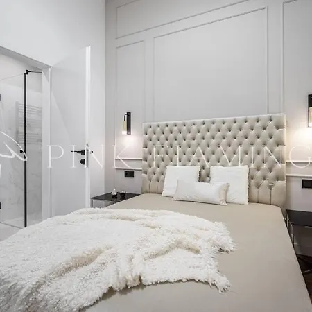 New Luxury Heaven : Pink Flamingo * Budapest