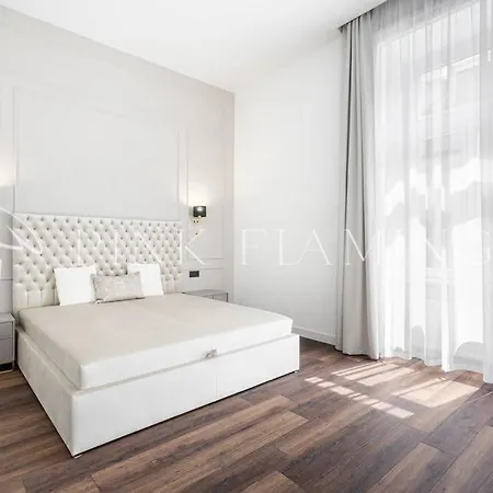 New Luxury Heaven : Pink Flamingo Budapest