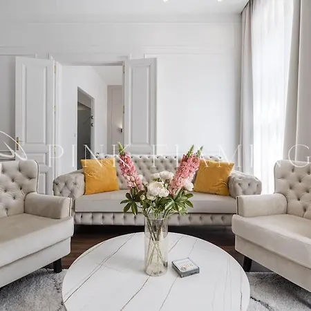 New Luxury Heaven : Pink Flamingo